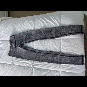 Lululemon low rise wunder under leggings